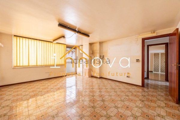 ufficio in vendita a Palermo in zona Libertà