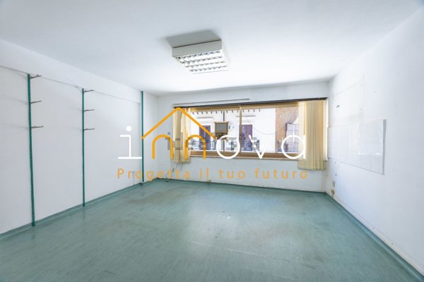 ufficio in vendita a Palermo in zona Libertà
