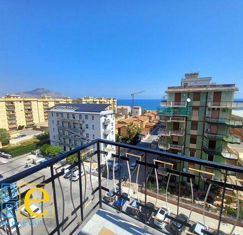appartamento in vendita a Palermo in zona Acqua dei Corsari