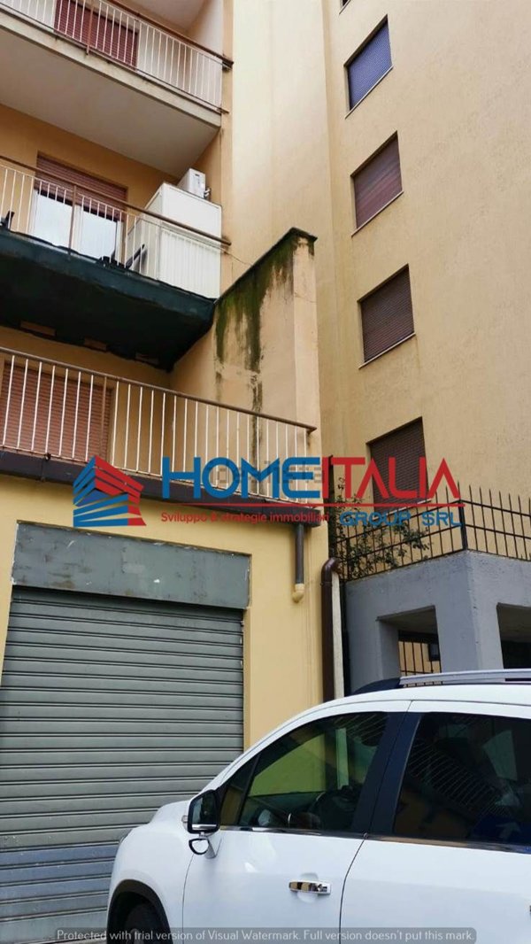 locale commerciale in vendita a Palermo in zona Uditore