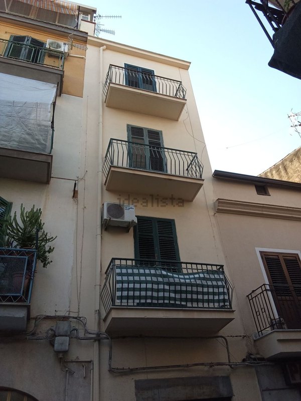 appartamento in vendita a Palermo in zona Zisa
