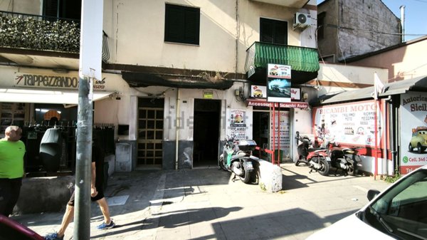 locale commerciale in vendita a Palermo in zona Altarello