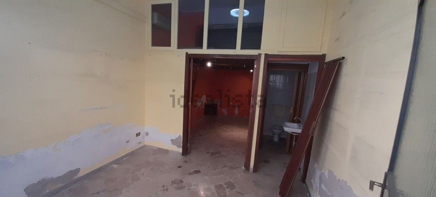 locale di sgombero in vendita a Palermo in zona Calatafimi / Cuba