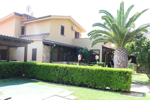 casa indipendente in vendita a Palermo in zona Partanna