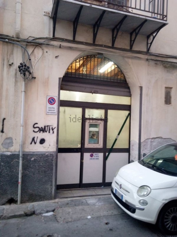locale di sgombero in vendita a Palermo in zona Centro storico