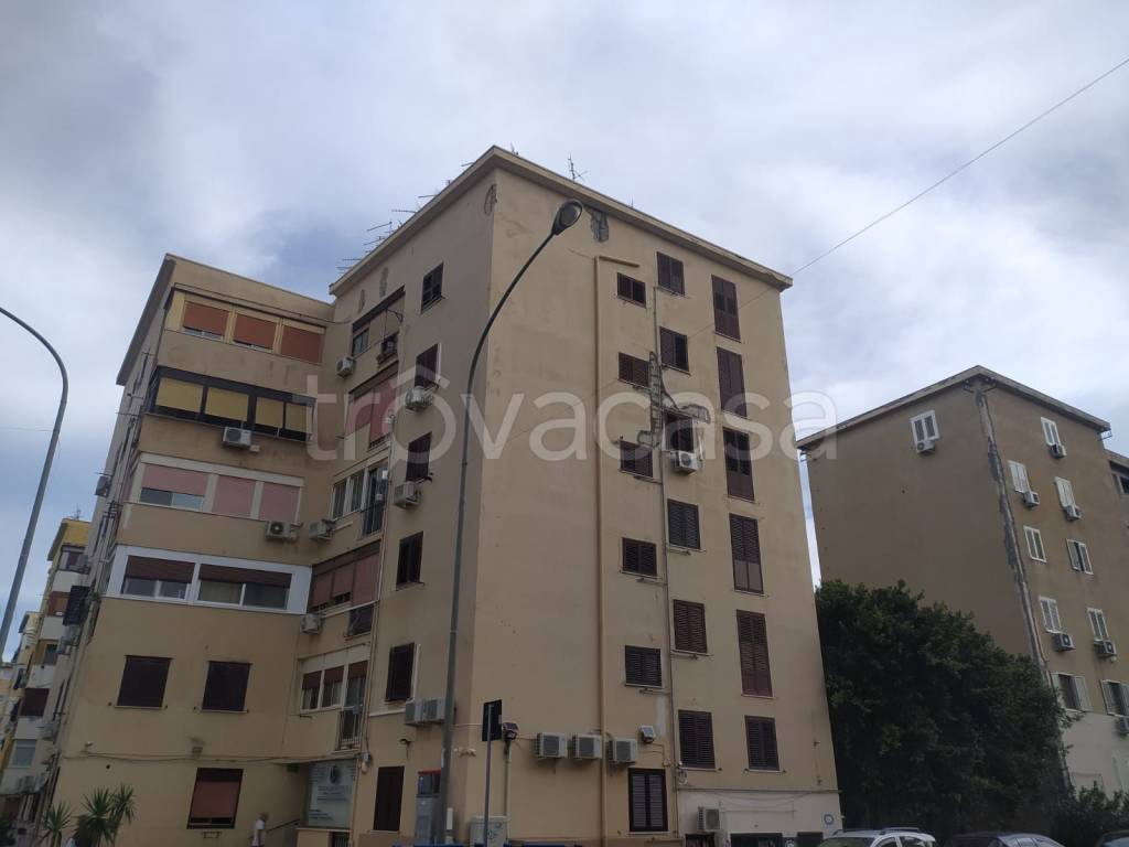 negozio in vendita a Palermo in zona Calatafimi / Cuba