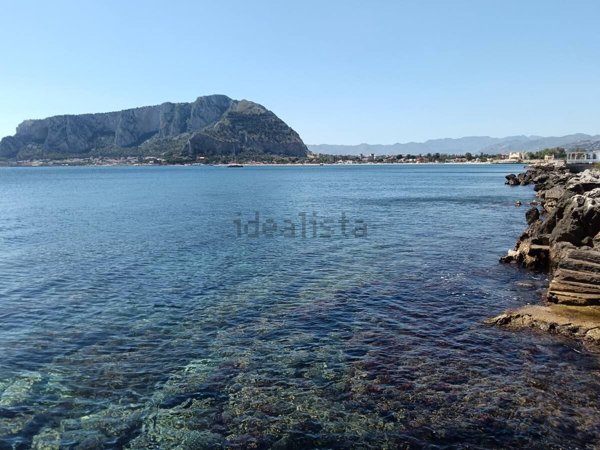 appartamento in vendita a Palermo in zona Mondello