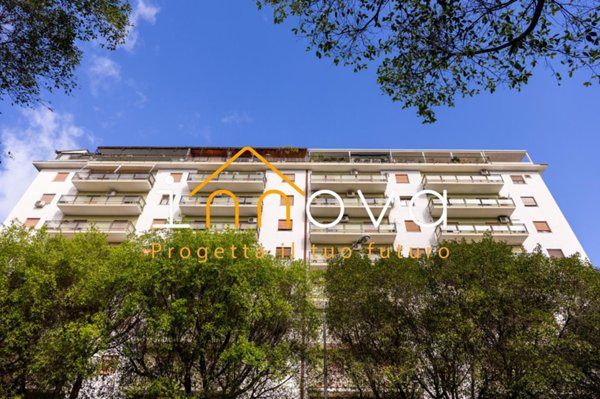 appartamento in vendita a Palermo in zona Malaspina/Palagonia