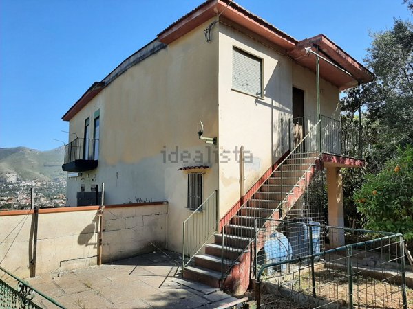 appartamento in vendita a Palermo in zona Mezzomonreale