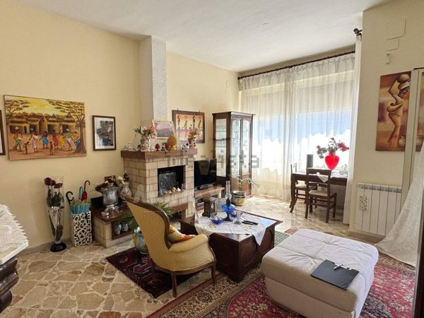 appartamento in vendita a Palermo in zona Malaspina/Palagonia