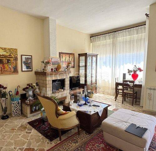 appartamento in vendita a Palermo in zona Malaspina/Palagonia