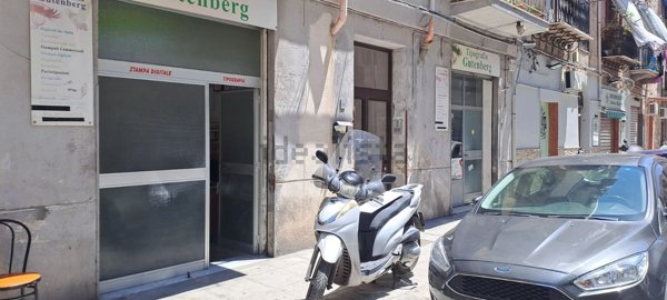 locale di sgombero in vendita a Palermo in zona Zisa