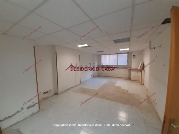 ufficio in vendita a Palermo in zona Malaspina/Palagonia