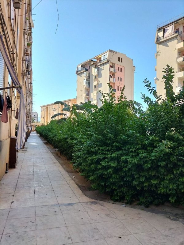appartamento in vendita a Palermo in zona Zisa