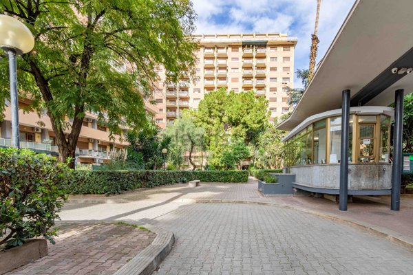 appartamento in vendita a Palermo in zona Zisa