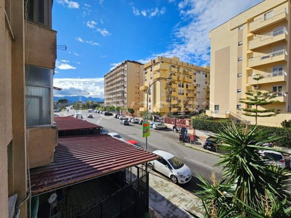 appartamento in vendita a Palermo in zona Roccella