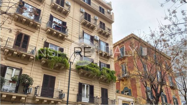 negozio in vendita a Palermo in zona Politeama