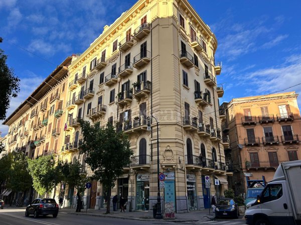 appartamento in vendita a Palermo in zona Centro storico