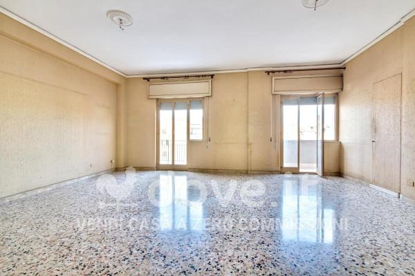 appartamento in vendita a Palermo in zona Malaspina/Palagonia