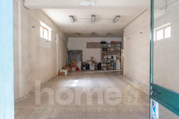 locale commerciale in vendita a Palermo