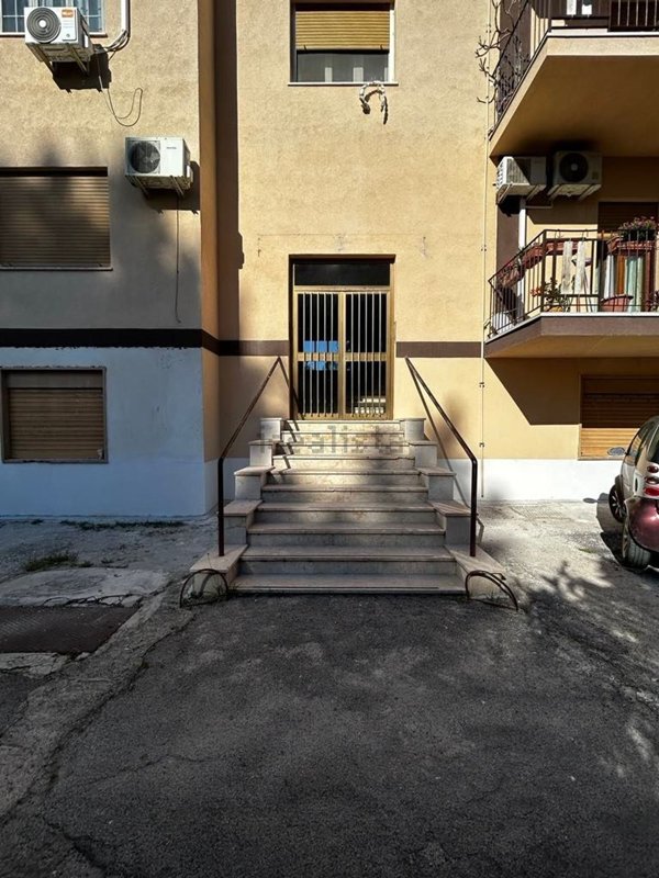 appartamento in vendita a Palermo in zona Oreto