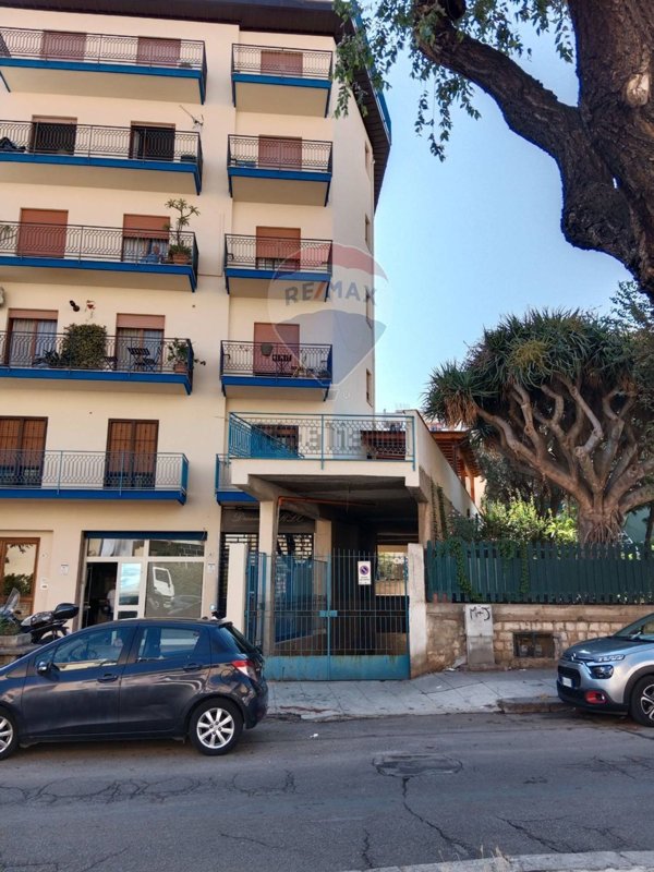 locale di sgombero in vendita a Palermo in zona Settecannoli