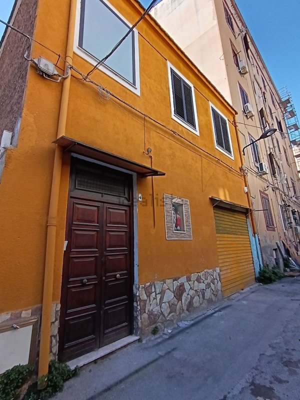 locale di sgombero in vendita a Palermo in zona Oreto
