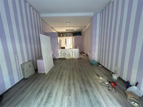 locale commerciale in vendita a Palermo in zona Libertà