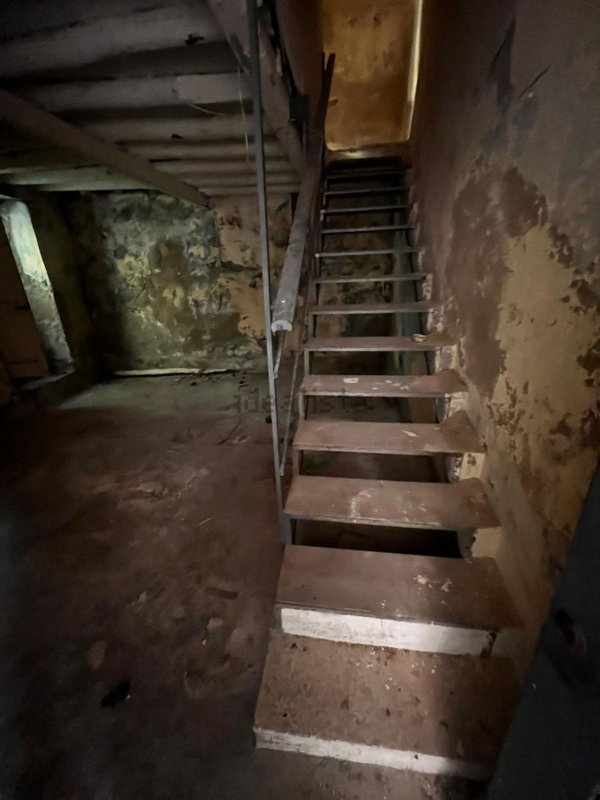 locale di sgombero in vendita a Palermo in zona Oreto