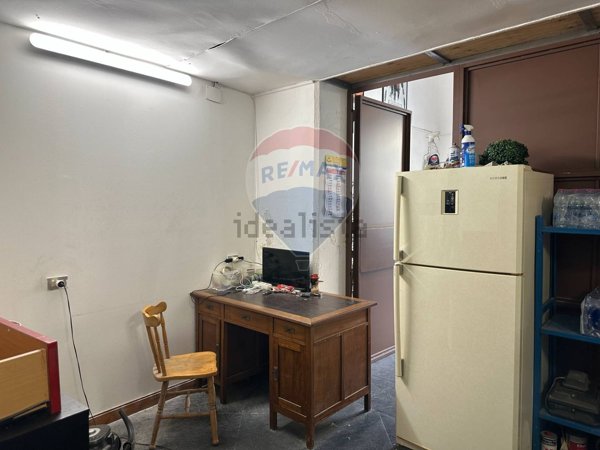 locale commerciale in vendita a Palermo in zona Zisa