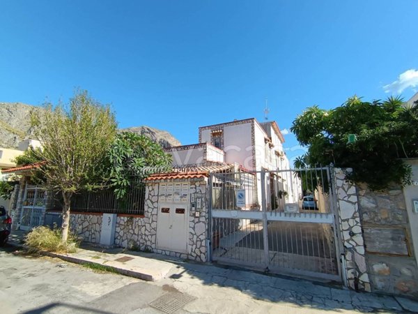 casa indipendente in vendita a Palermo in zona Sferracavallo