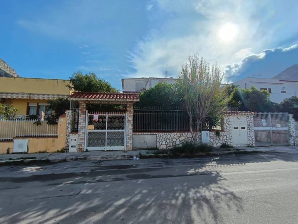 casa indipendente in vendita a Palermo in zona Sferracavallo