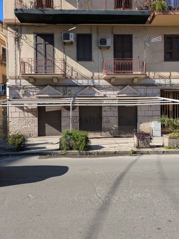 casa semindipendente in vendita a Palermo in zona Zisa