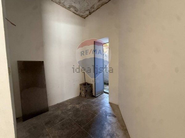 locale di sgombero in vendita a Palermo in zona Calatafimi / Cuba