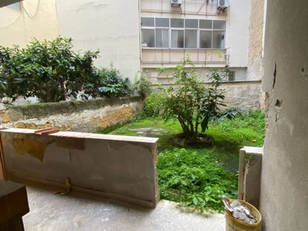 appartamento in vendita a Palermo in zona Zisa