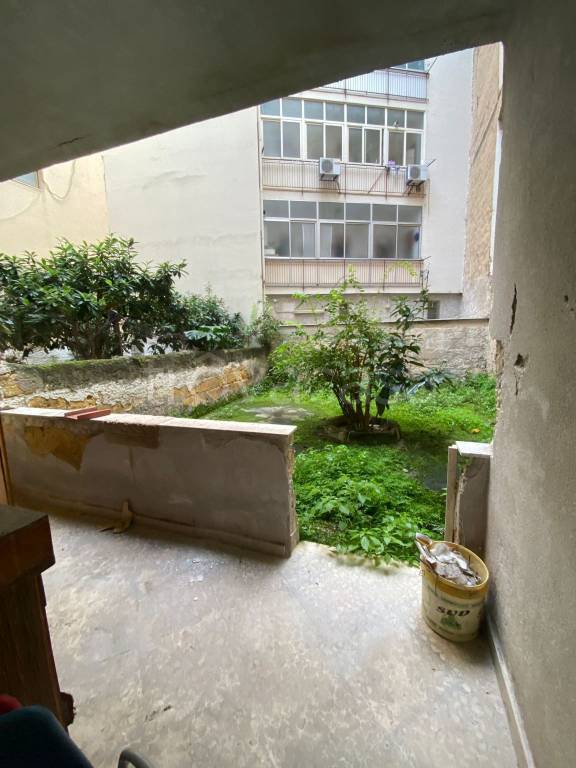 appartamento in vendita a Palermo in zona Zisa