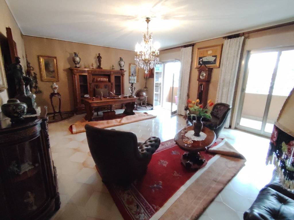 appartamento in vendita a Palermo in zona Malaspina/Palagonia