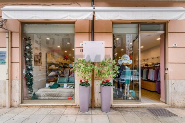 negozio in vendita a Palermo in zona Libertà