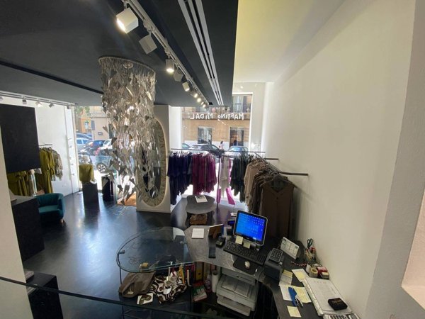 locale commerciale in vendita a Palermo in zona Libertà