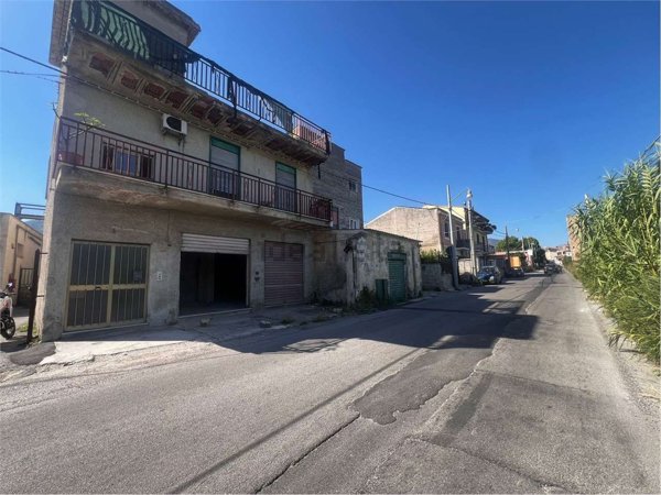 negozio in vendita a Palermo in zona Villagrazia/Falsomiele