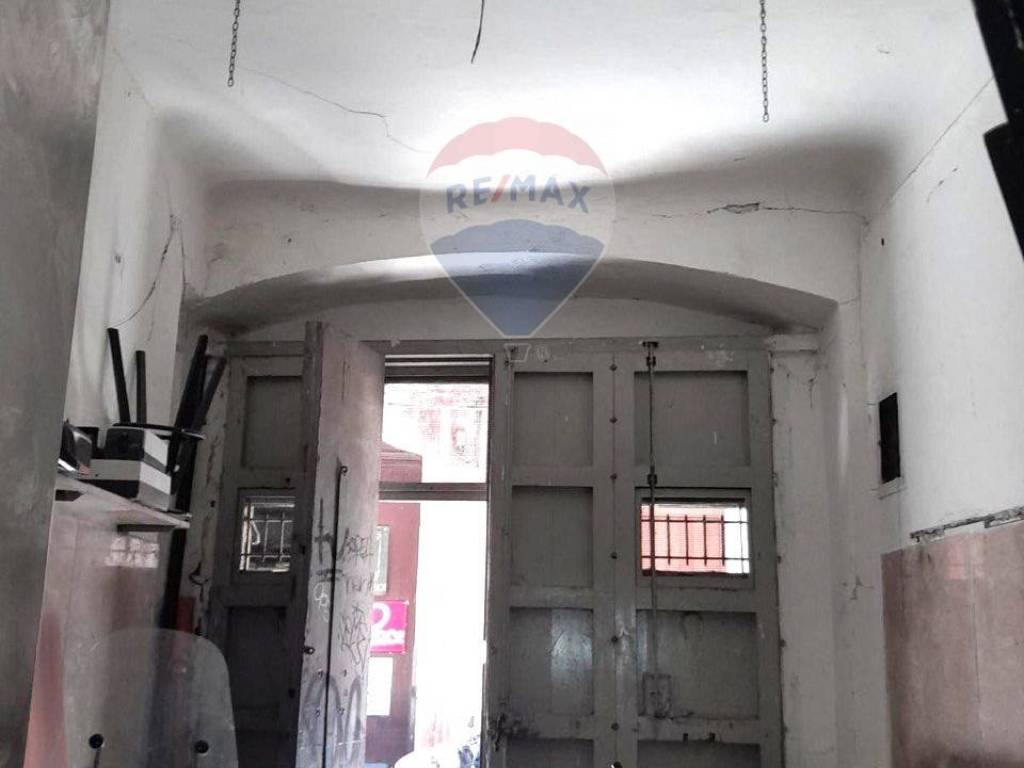 locale commerciale in vendita a Palermo in zona Centro storico