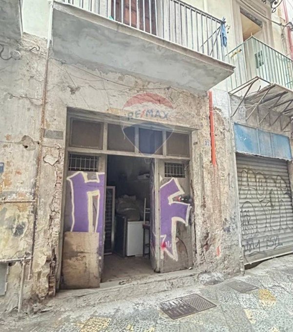 locale commerciale in vendita a Palermo in zona Centro storico