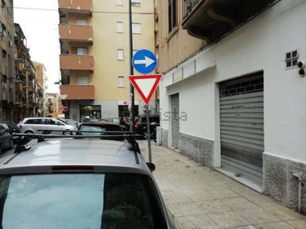 locale commerciale in vendita a Palermo in zona Oreto