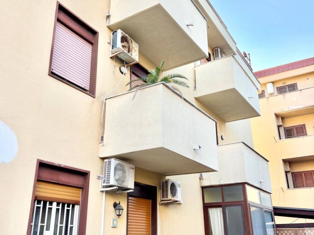 appartamento in vendita a Palermo in zona Partanna