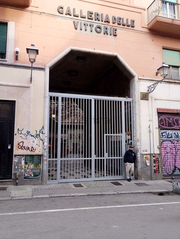 locale commerciale in vendita a Palermo in zona Centro storico