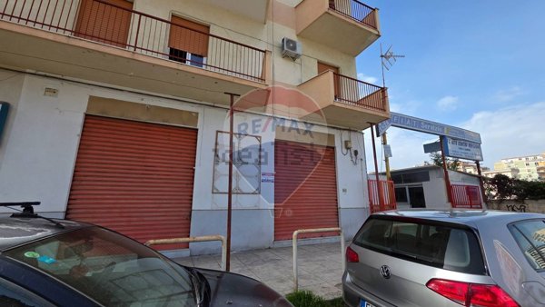 locale commerciale in vendita a Palermo in zona Oreto