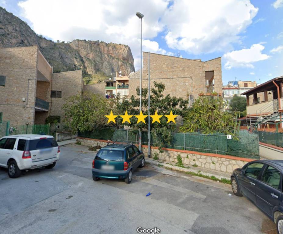 appartamento in vendita a Palermo in zona Arenella/Vergine Maria
