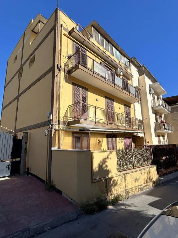 appartamento in vendita a Palermo in zona Chiavelli