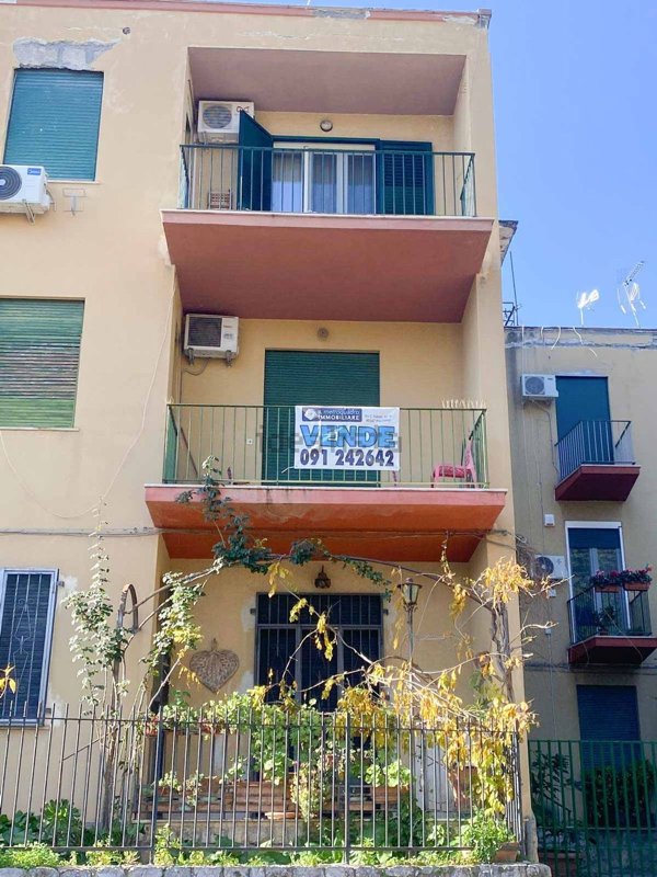 appartamento in vendita a Palermo in zona Malaspina/Palagonia