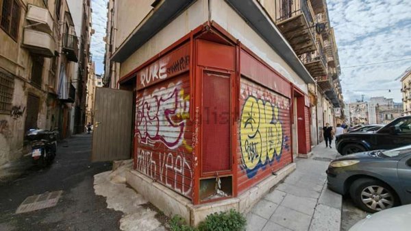 locale commerciale in vendita a Palermo in zona Libertà